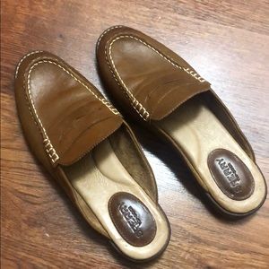 Sperry mules